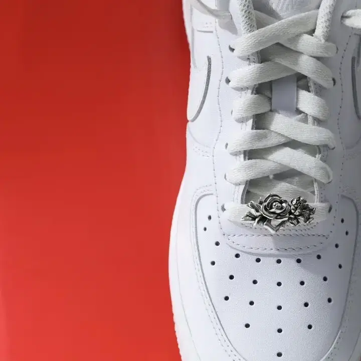 Pecora La Vita Rosaシリーズ – エレガントなシルバー&ゴールドリング